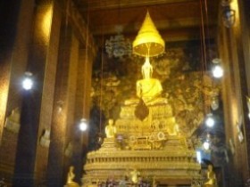 ワットポー 黄金像